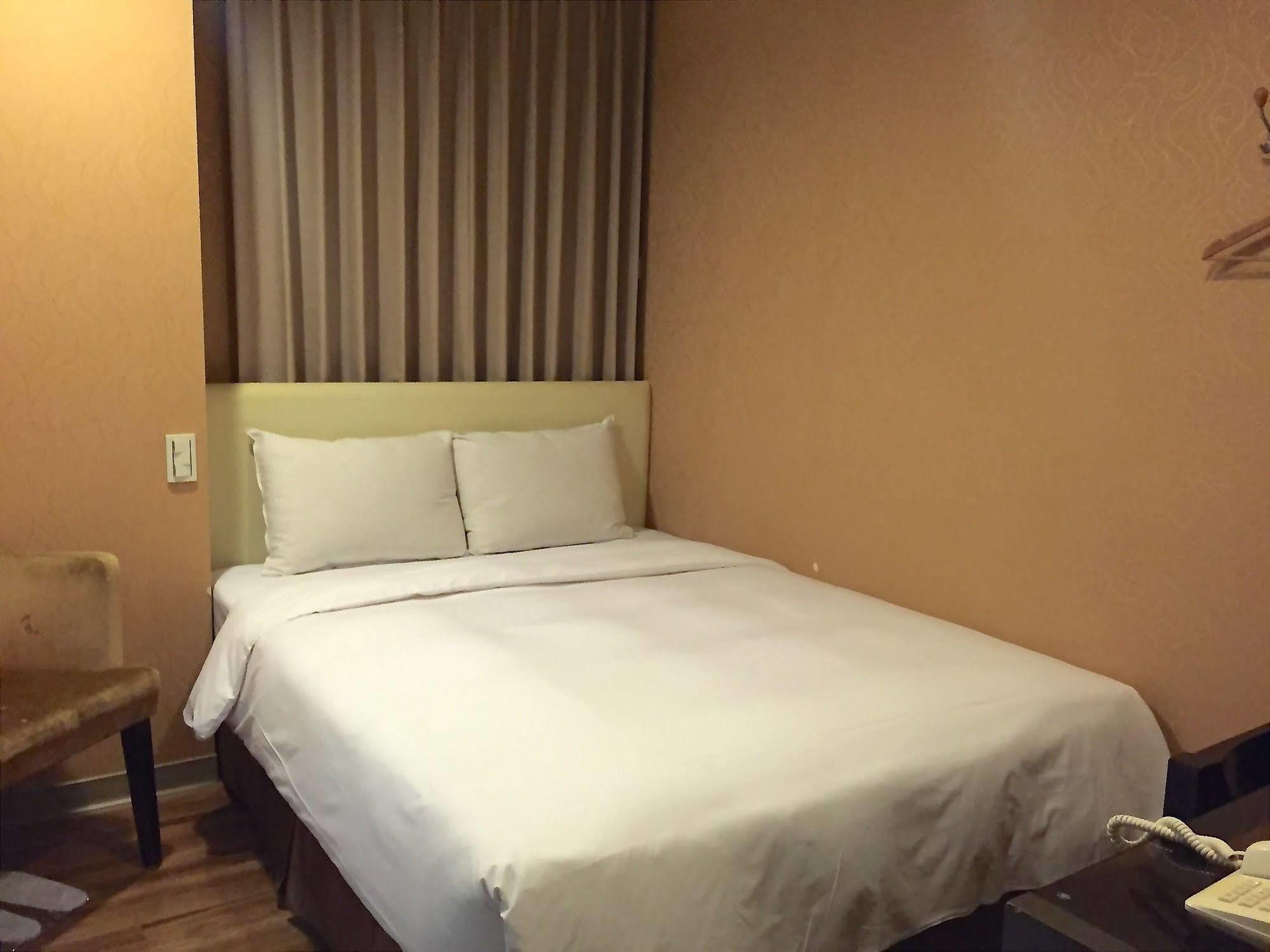 Garden Hotel Taichung Eksteriør bilde